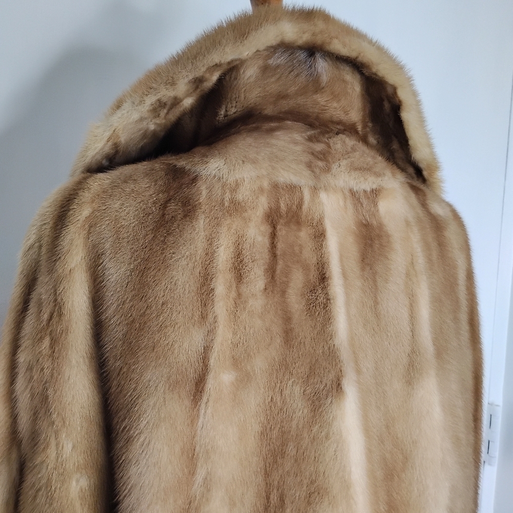 VINTAGE COLBERT MINK COAT - Picture 6 of 9